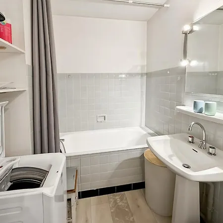 95 M2, Aurillac, Parking, Wifi, 5 Pers Apartman *
