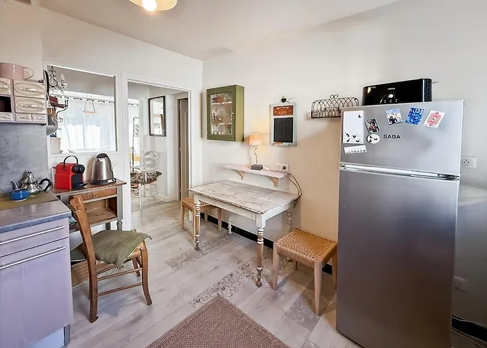 Apartamento 95 M2, Aurillac, Parking, Wifi, 5 Pers