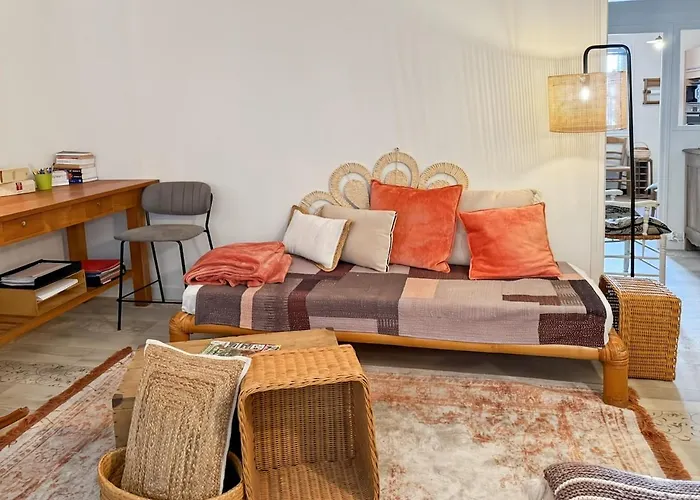 95 M2, Aurillac, Parking, Wifi, 5 Pers